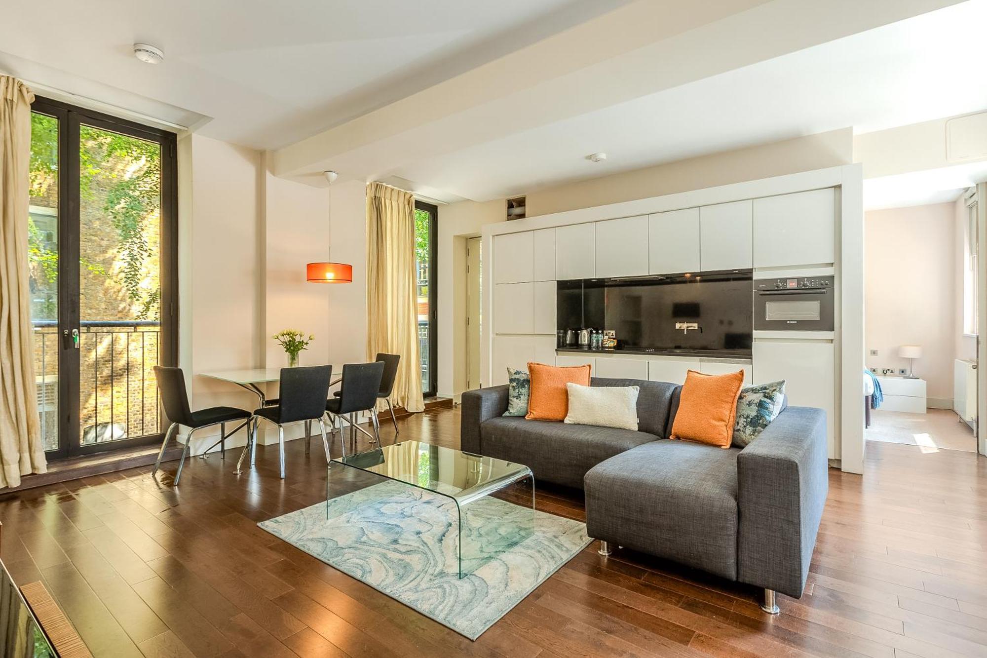 Central Serviced 3 Minutes From Blackfriars Station